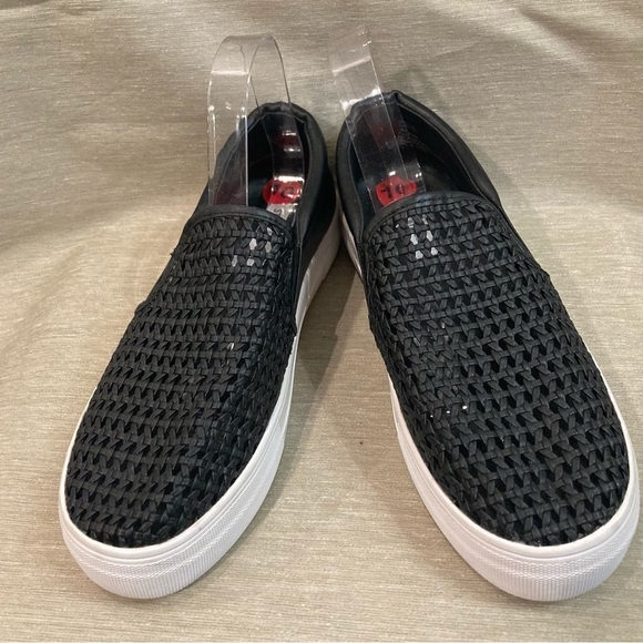 STEVE MADDEN Sz 10 Slip On Perforated Top Rubber Sole Loafer Flats Shoes - Picture 1 of 9